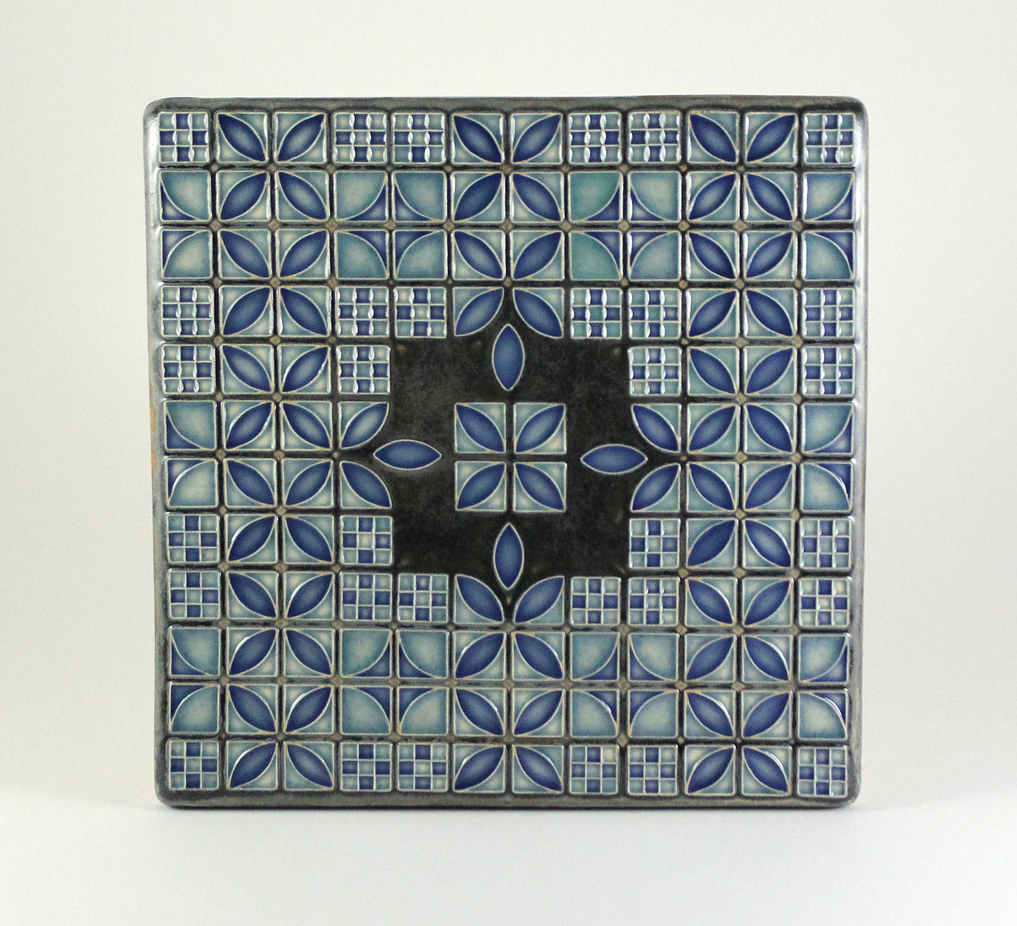 Lattice Art Tile - Blue and Black